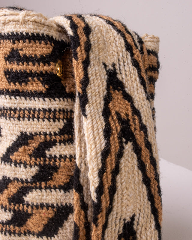 CHILA BAGS Sierra Bag, Handwoven Shoulder Bag, close up