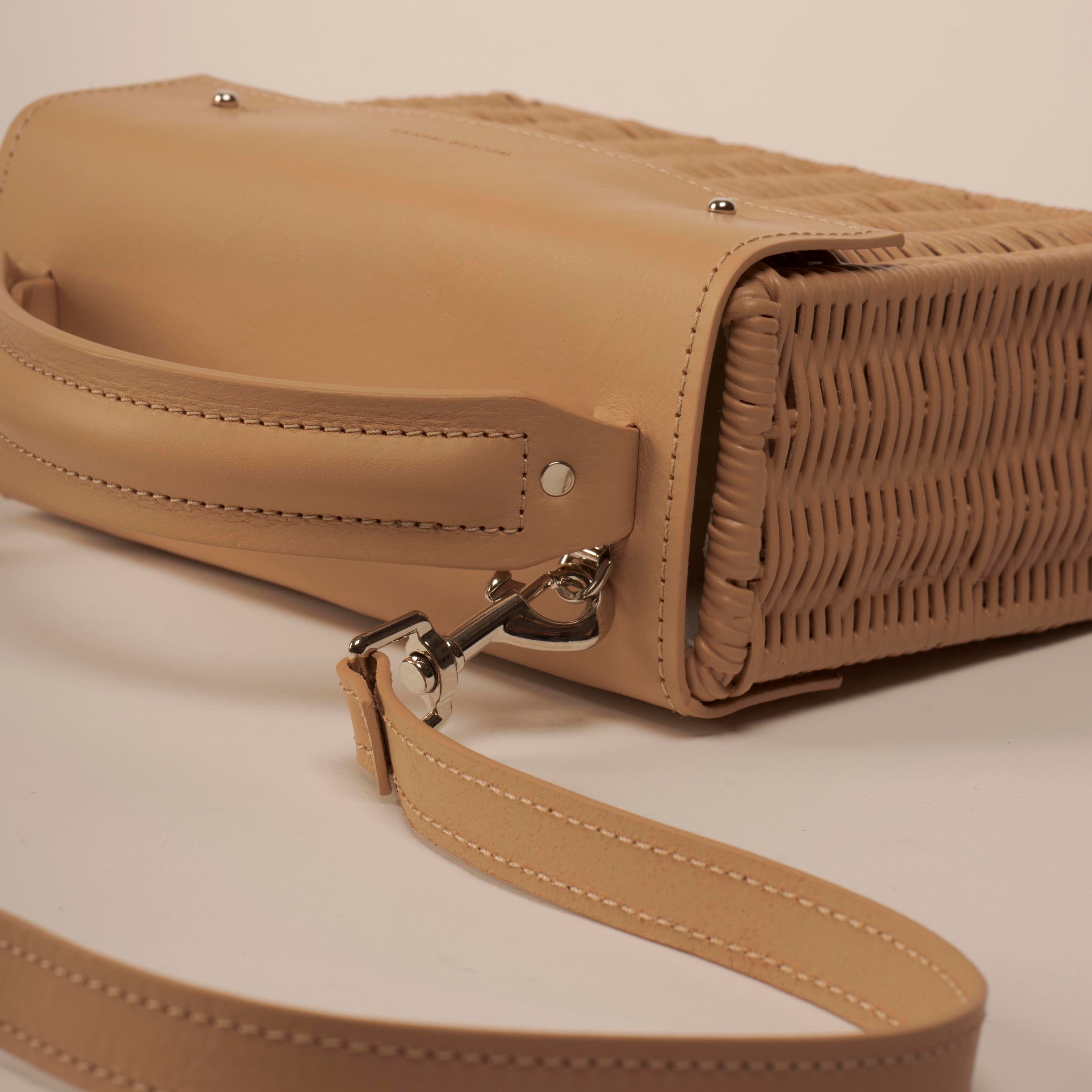Wicker Wings Kuai handwoven wicker bag in Camel, top close up