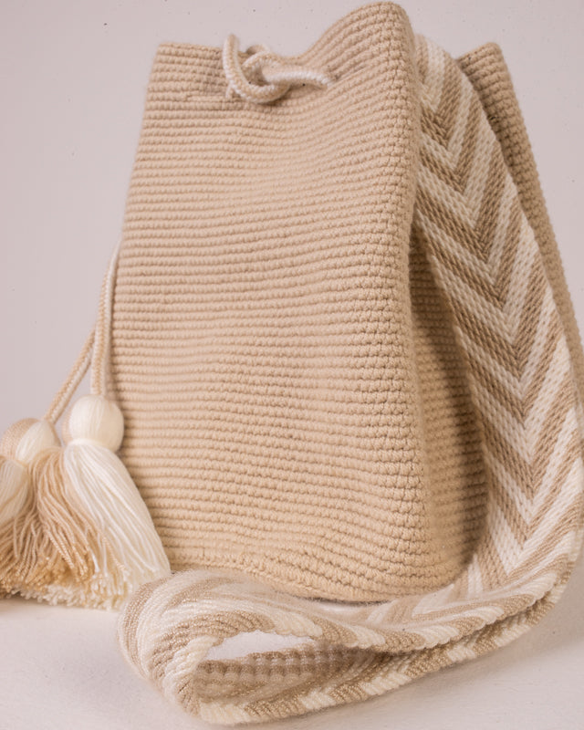 CHILA BAGS Nina Bag, Handwoven Vegan Shoulder Bag, profile