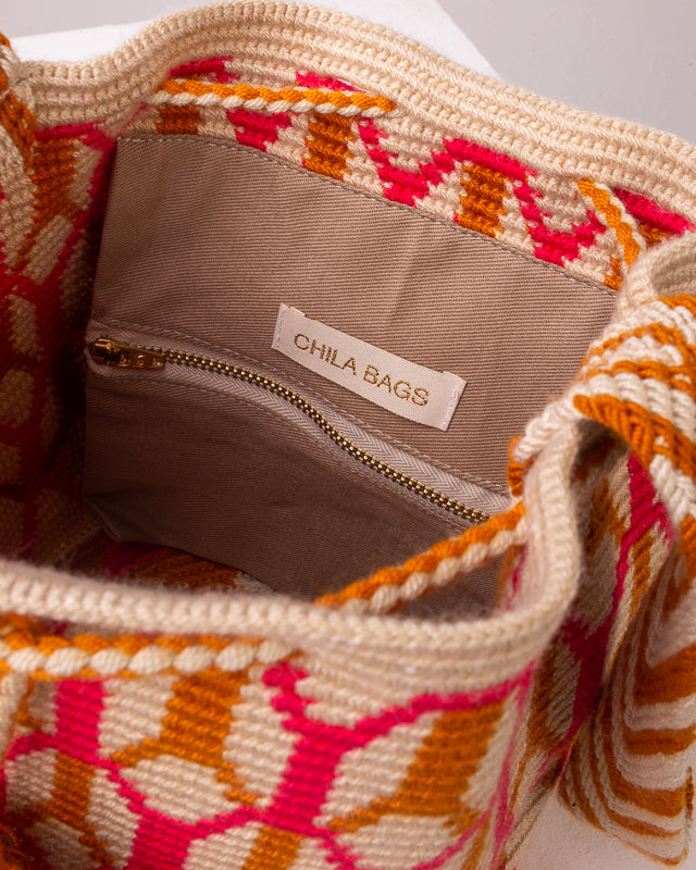 CHILA BAGS Lunera handwoven vegan bucket bag, interior close up